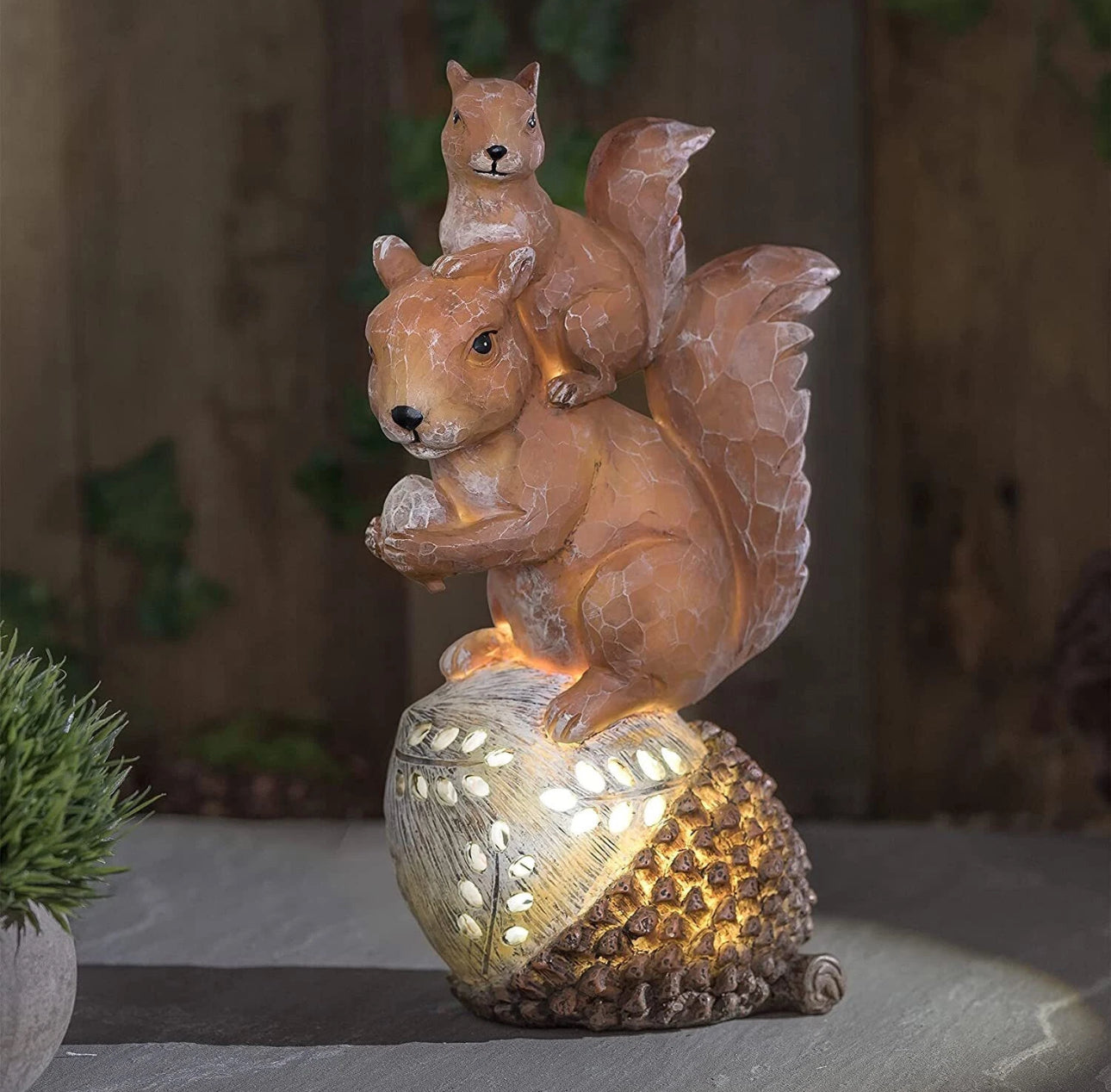 Solar Powered Mum & Baby Squirrel Garden Decor