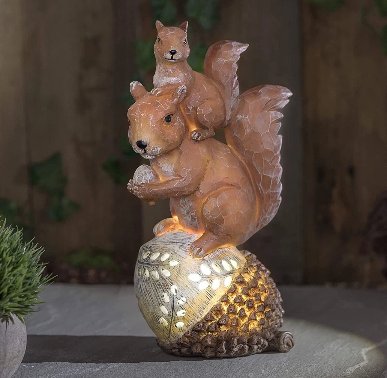 Solar Powered Mum & Baby Squirrel Garden Decor