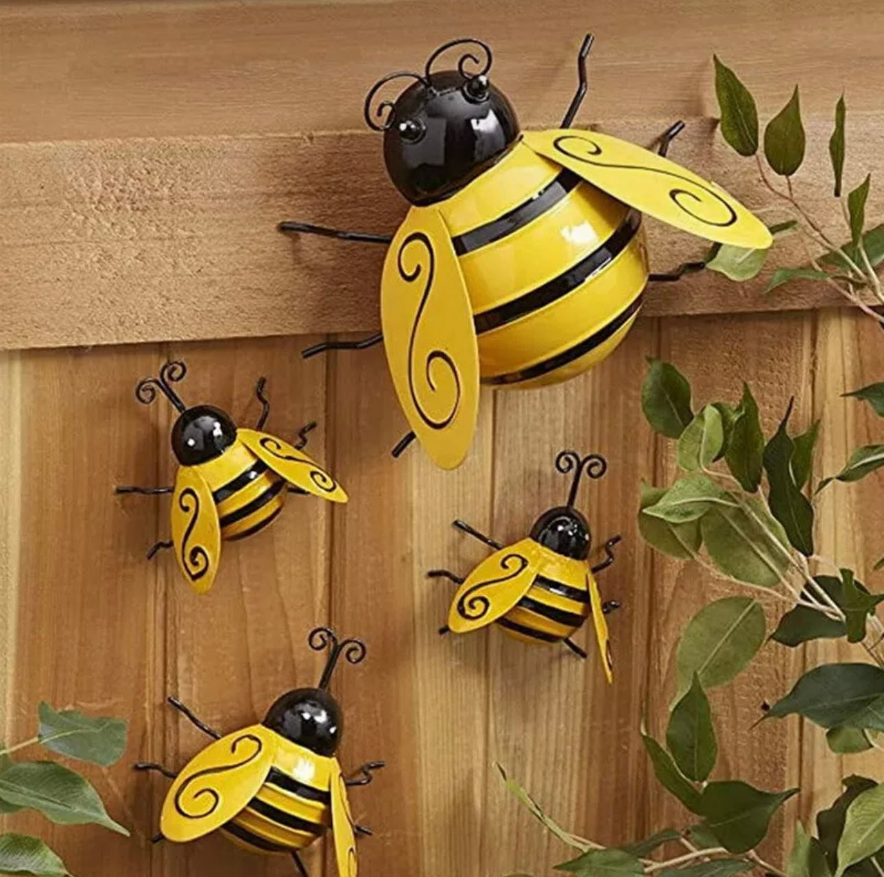 4pc Metal Bumblebee Garden Decor