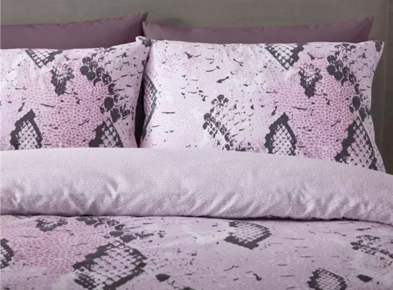 Pink Snake Skin Duvet Set Double