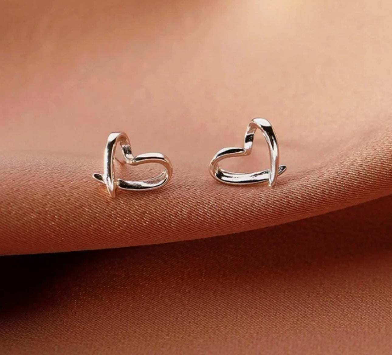 925 Sterling Silver Twisted Heart Earrings