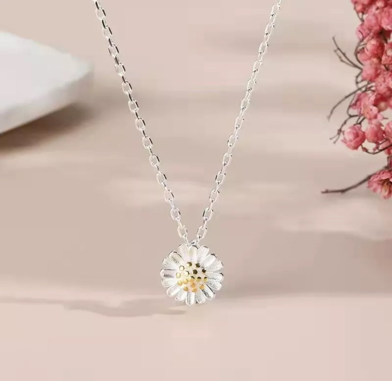 18” Daisy Pendant