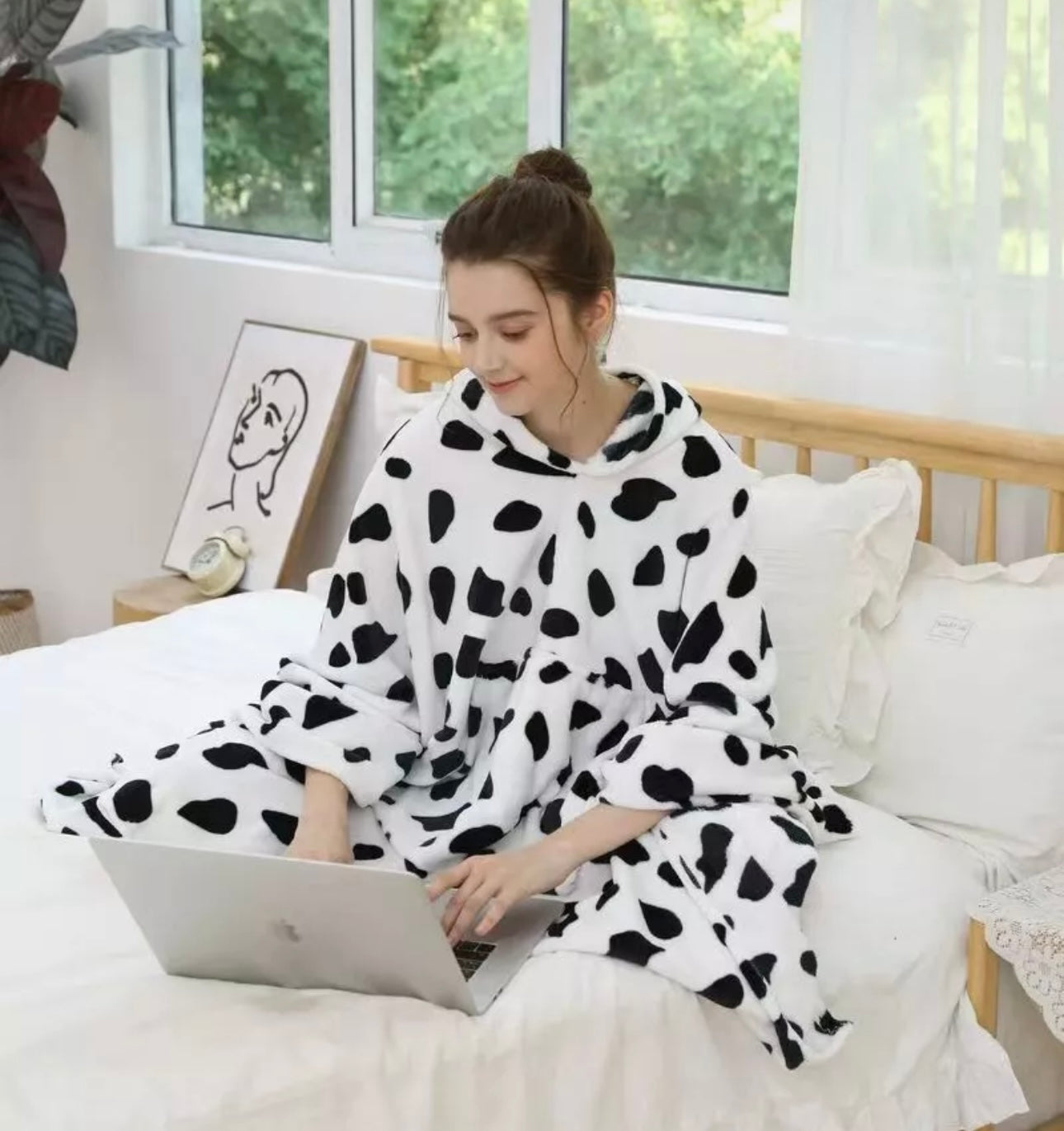 Cow Print Soft Fleece Hooded Blanket