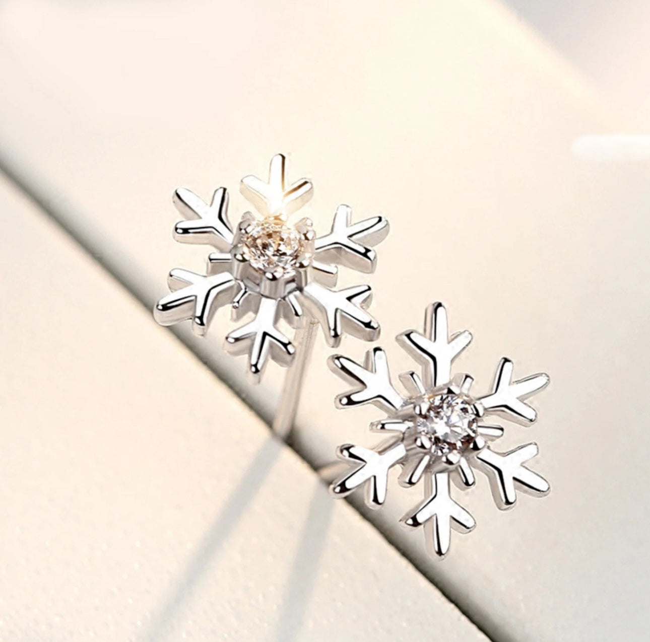 Silver Snowflake Earrings & Necklace Set
