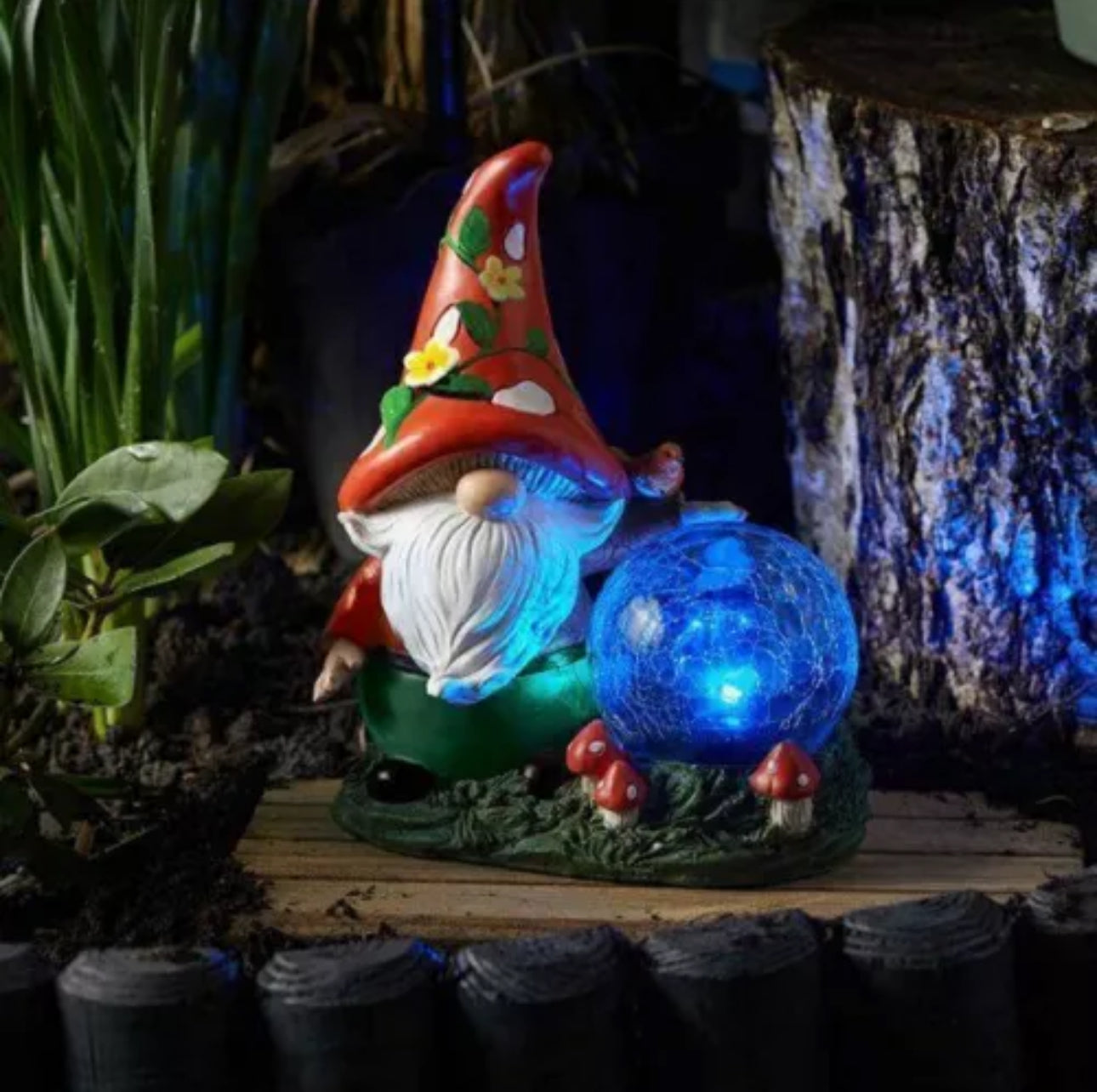 Solar Wizard Garden Ornament