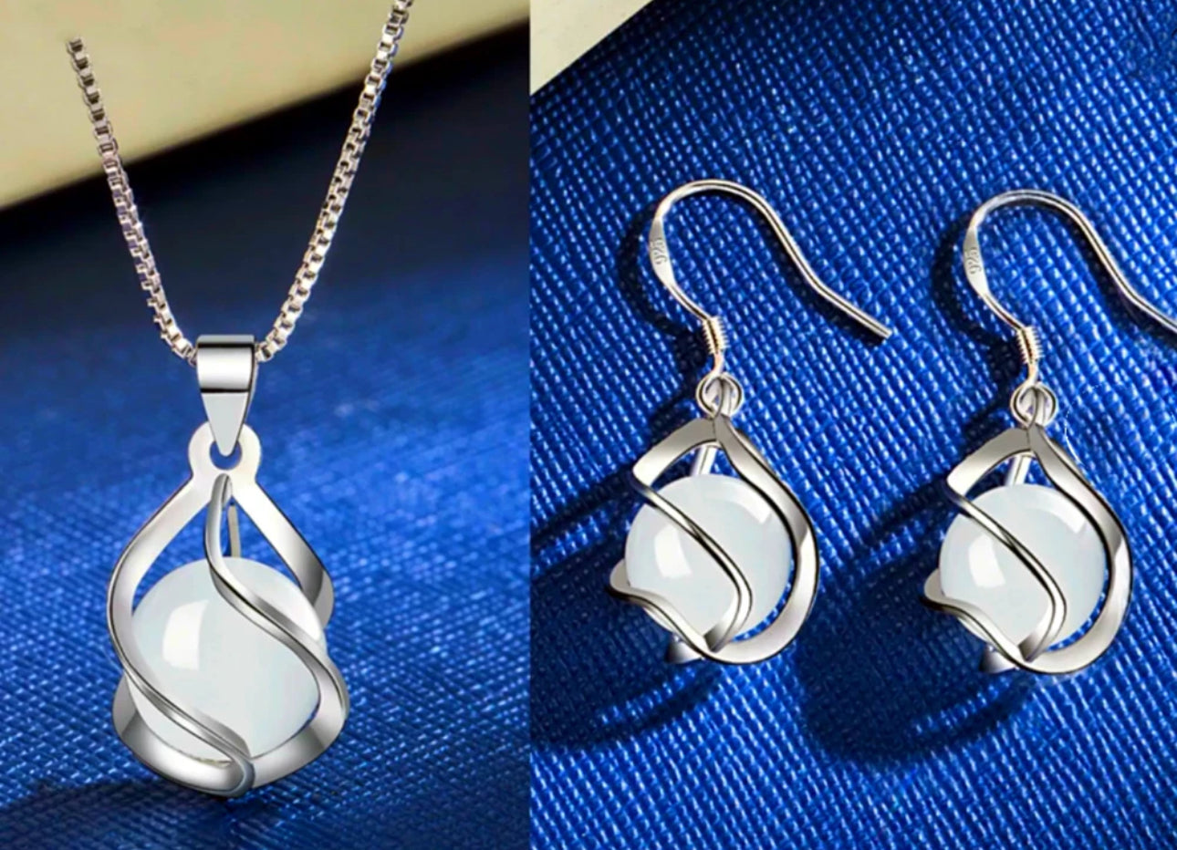 Beautiful Moonstone Twist Earrings & Necklace Set