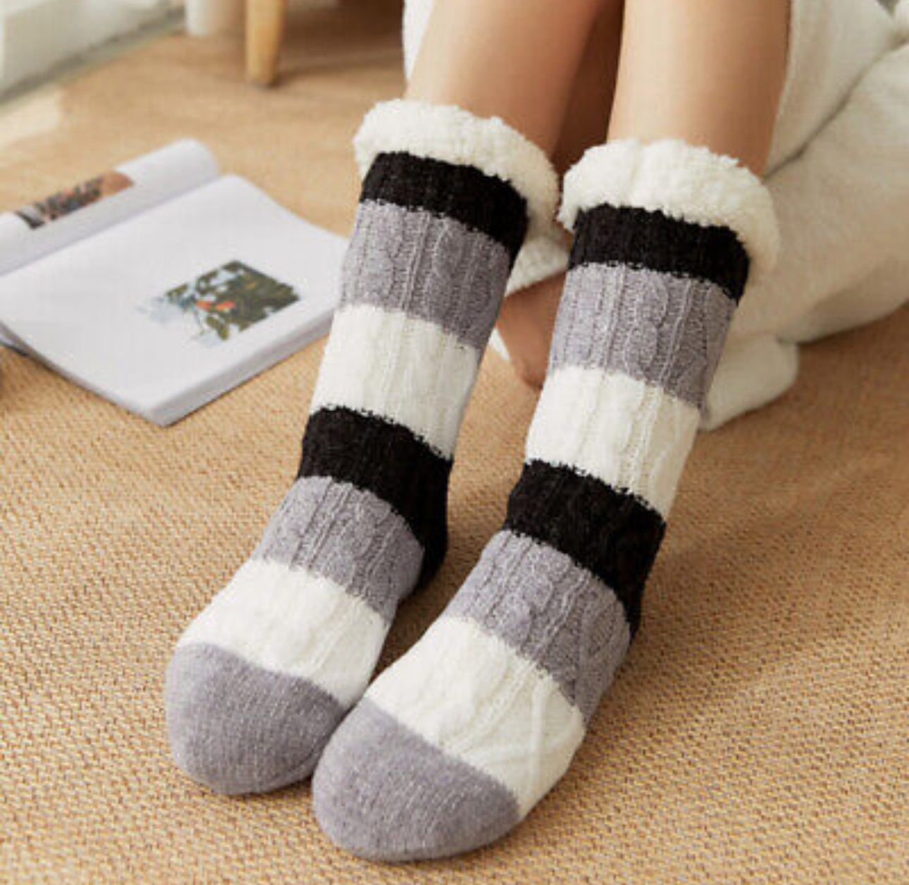 1 pair thickened fleece lined socks