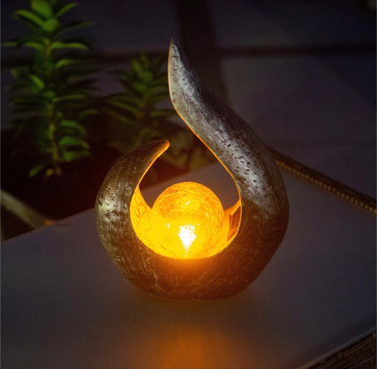 Decorative Resin Solar Powered Garden Lights