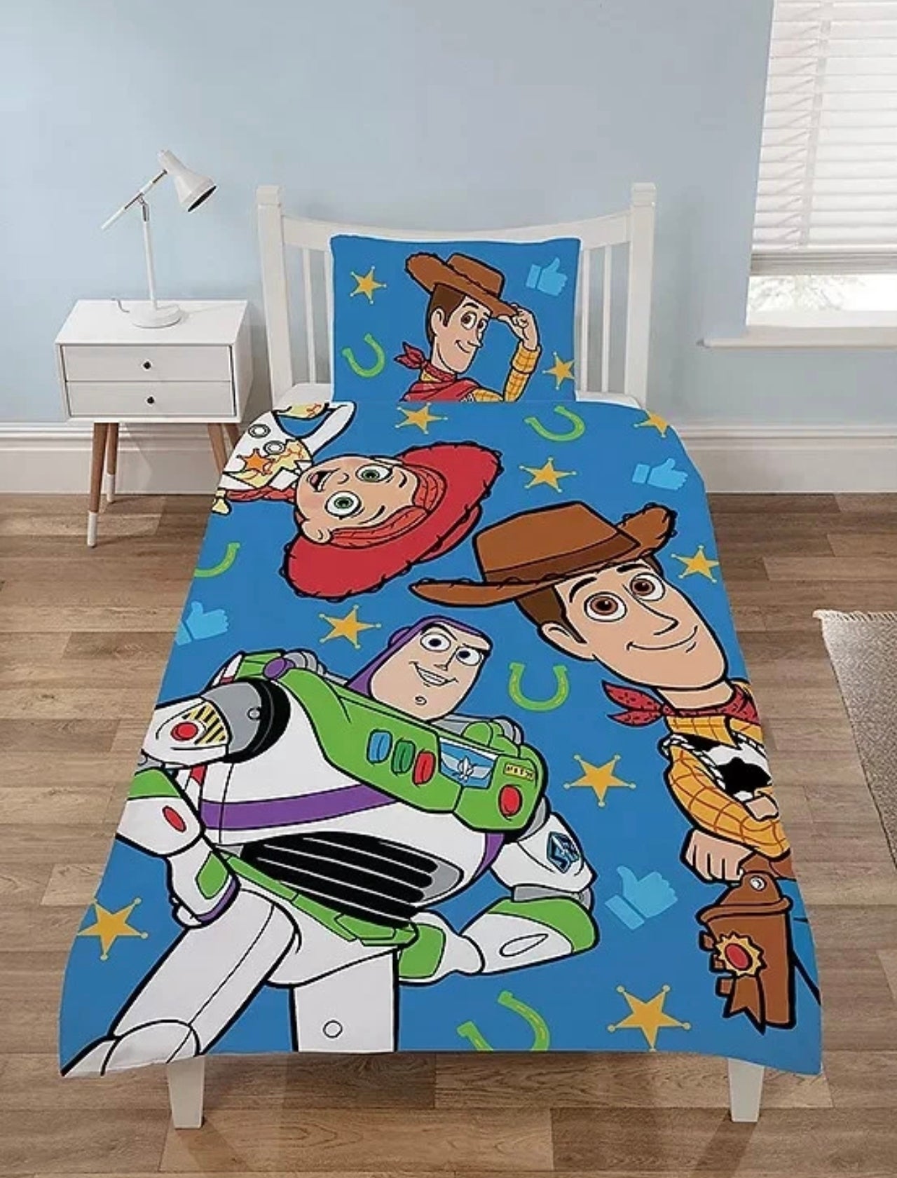 Character Reversible Single Duvet Set