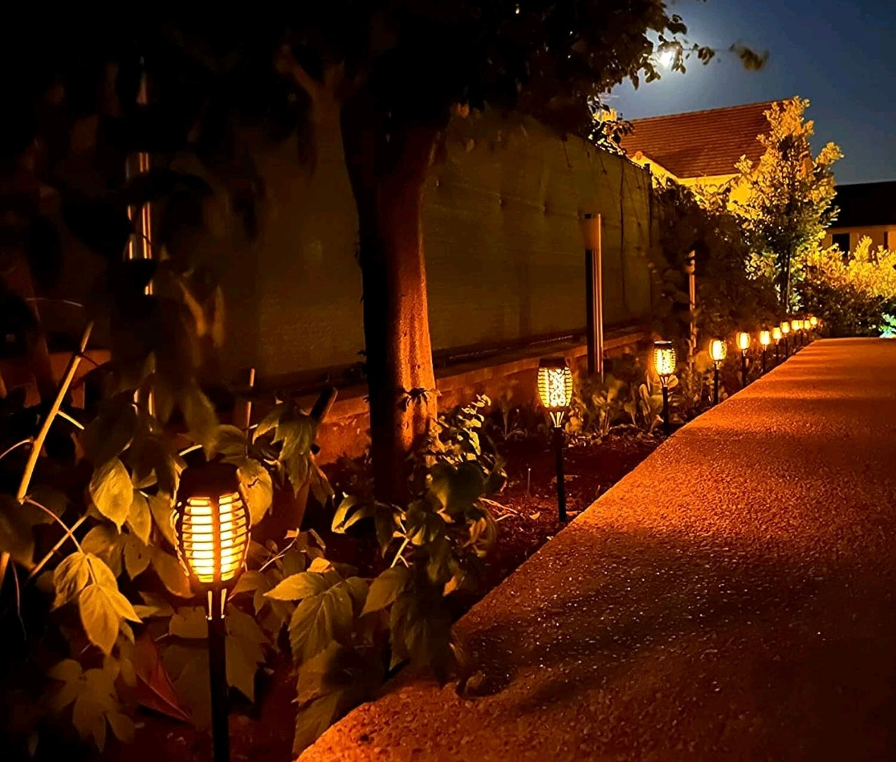 8x Flickering Flame Effect Garden Stake