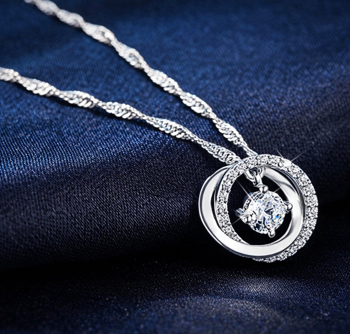 Interlocking Double Circle Necklace