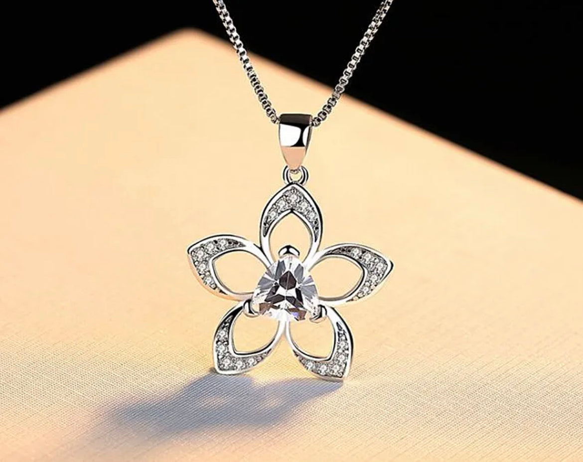 925 Sterling Silver Flower Necklace